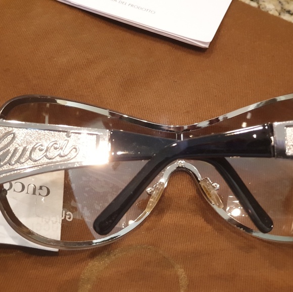 SOLD  NWOT  AUTHENTIC GUCCI SUNGLASSES - Picture 2 of 8